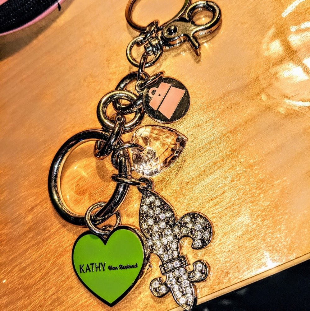 🎁 Kathy Van Zeeland key ring w/ charms 🎁